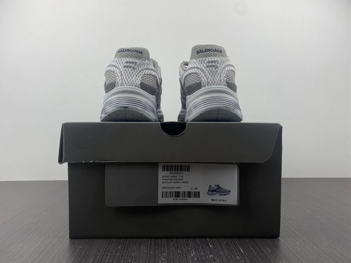 Fashionable BLCG PHANTOM SNEAKER 679339 W2E91 2391