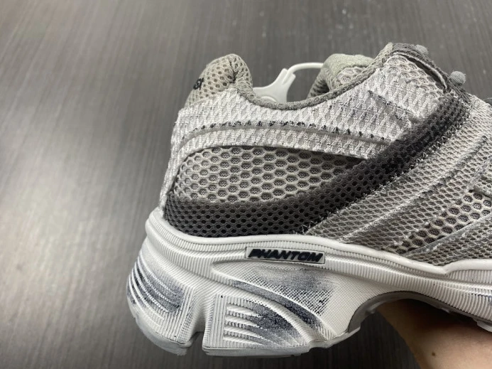 Fashionable BLCG PHANTOM SNEAKER 679339 W2E91 2391