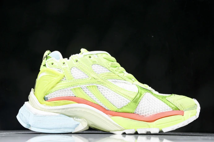 Fashionable BLCG RUNNER SNEAKER 772767 WRNMT 2398