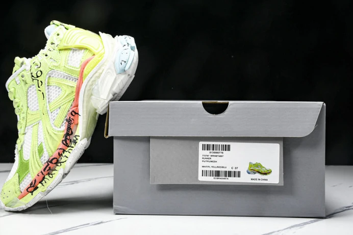 Fashionable BLCG RUNNER SNEAKER 772767 WRNMT 2398