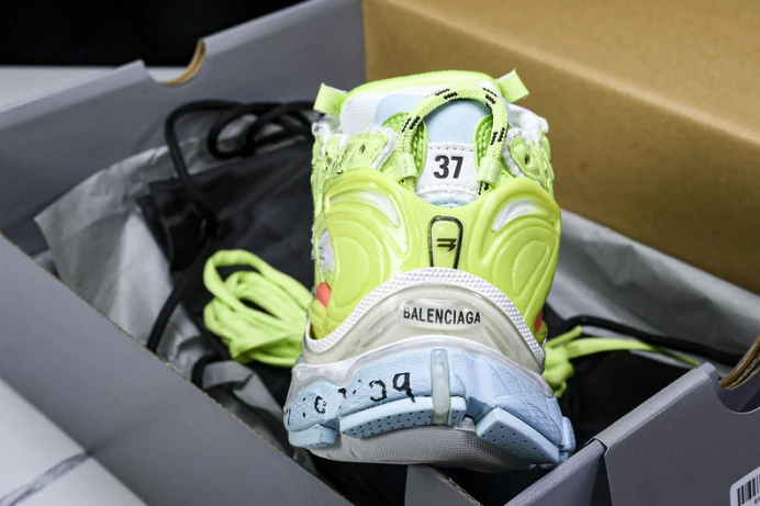 Fashionable BLCG RUNNER SNEAKER 772767 WRNMT 2398
