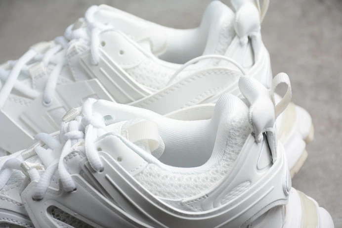 Fashionable BLCG TRACK SNEAKER 542023 W3GH2 2569