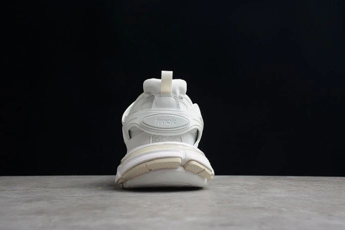 Fashionable BLCG TRACK SNEAKER 542023 W3GH2 2569