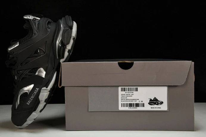 Fashionable BLCG TRACK SNEAKER 542436 W2FSC 2551