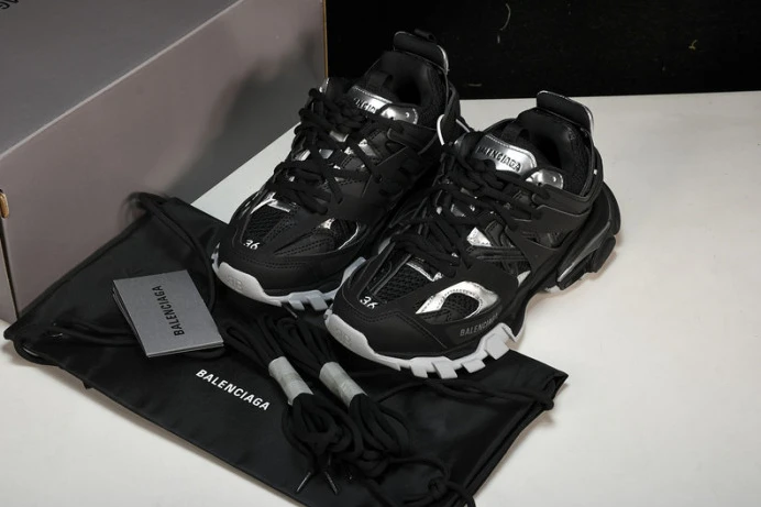Fashionable BLCG TRACK SNEAKER 542436 W2FSC 2551