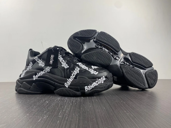 Fashionable BLCG TRIPLE S SNEAKER 536737 W2FAB 2394