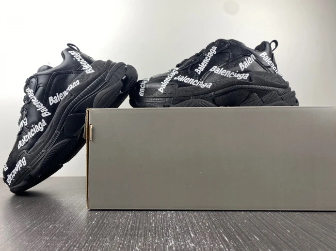 Fashionable BLCG TRIPLE S SNEAKER 536737 W2FAB 2394