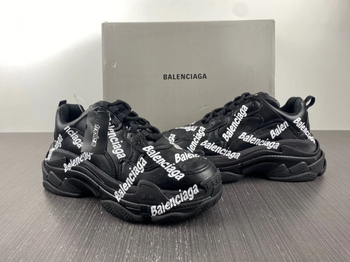Fashionable BLCG TRIPLE S SNEAKER 536737 W2FAB 2394