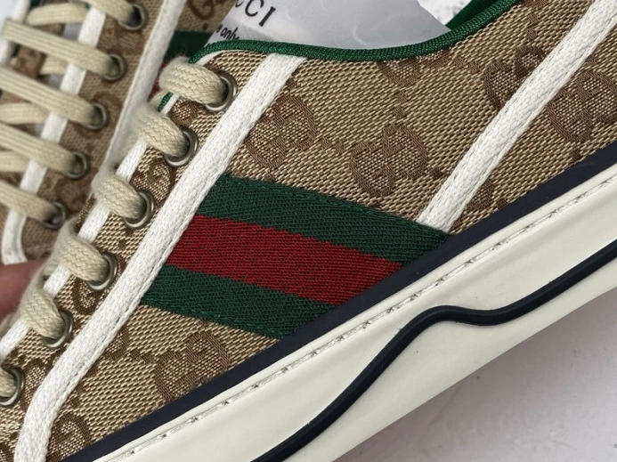 Fashionable GG GUCC Tennis 1977 sneaker 606111 HVK20 2932