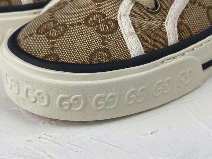 Fashionable GG GUCC Tennis 1977 sneaker 606111 HVK20 2932