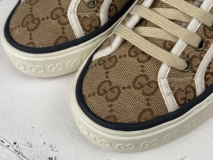 Fashionable GG GUCC Tennis 1977 sneaker 606111 HVK20 2932