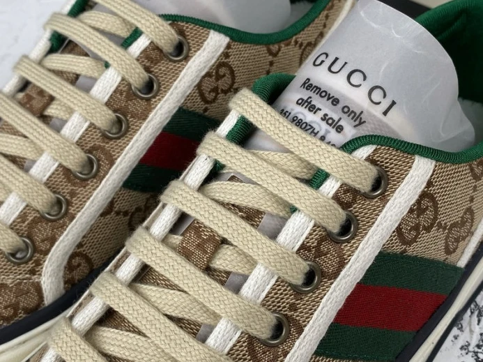 Fashionable GG GUCC Tennis 1977 sneaker 606111 HVK20 2932