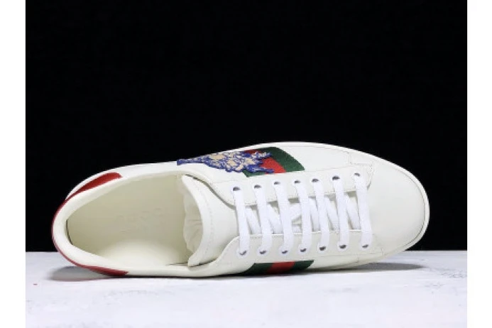 Fashionable GUCC ACE EMBROIDERED LOW-TOP SNEAKER 2916