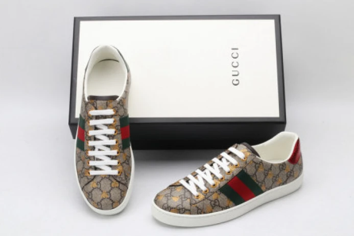Fashionable GUCC ACE EMBROIDERED LOW-TOP SNEAKER 548950 9N020 2926