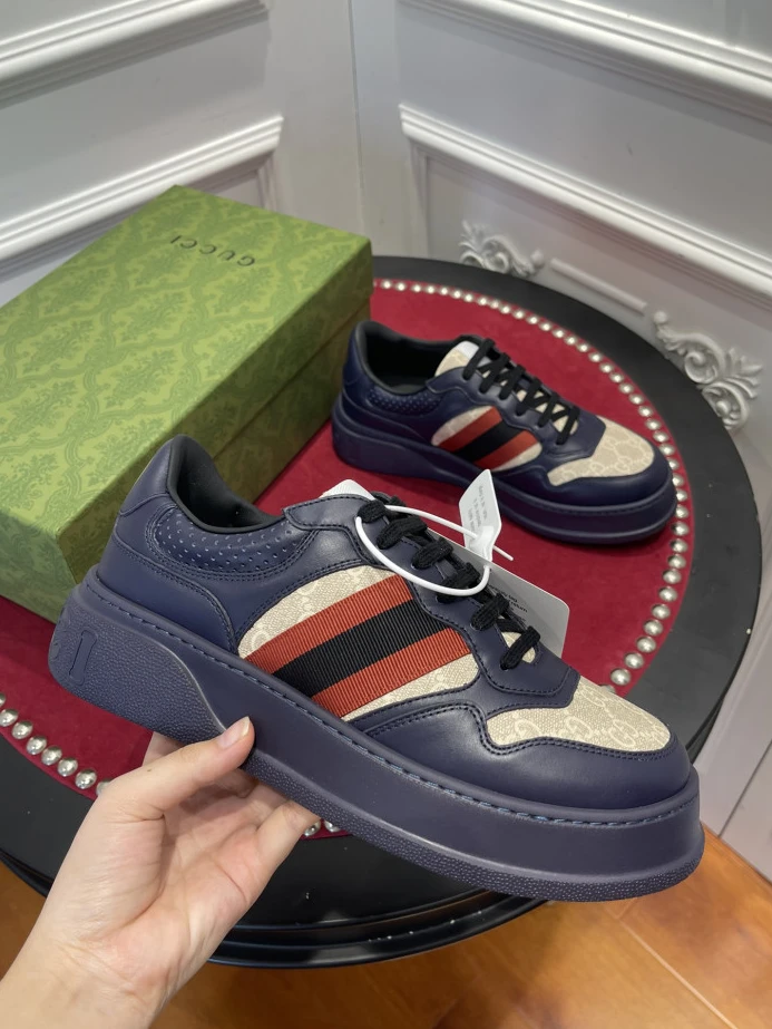 Fashionable GUCC LOW-TOP SNEAKER 2865