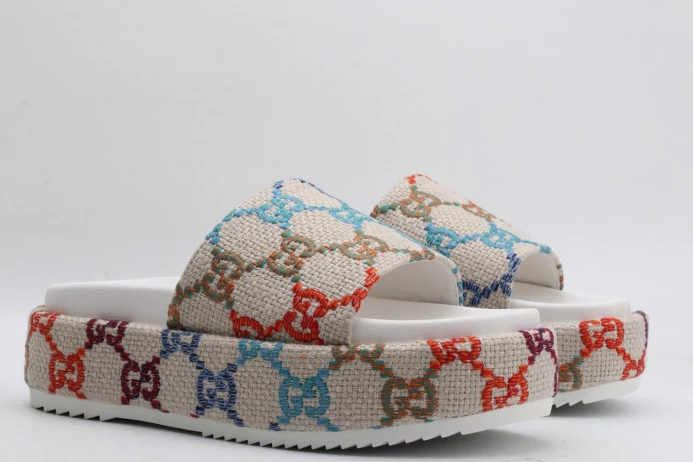 Fashionable GUCC SLIPPERS 2877