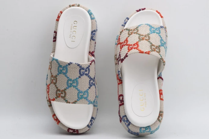 Fashionable GUCC SLIPPERS 2877