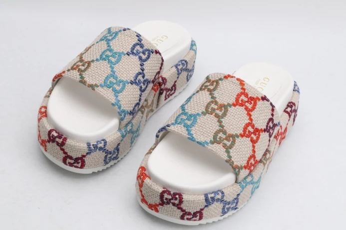 Fashionable GUCC SLIPPERS 2877