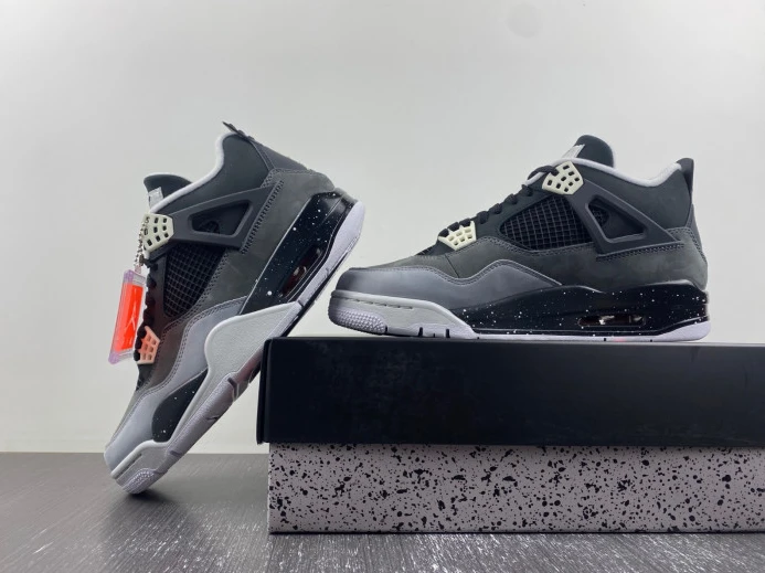 Fashionable Jordan 4 Retro Fear Pack (2013) 626969- 580