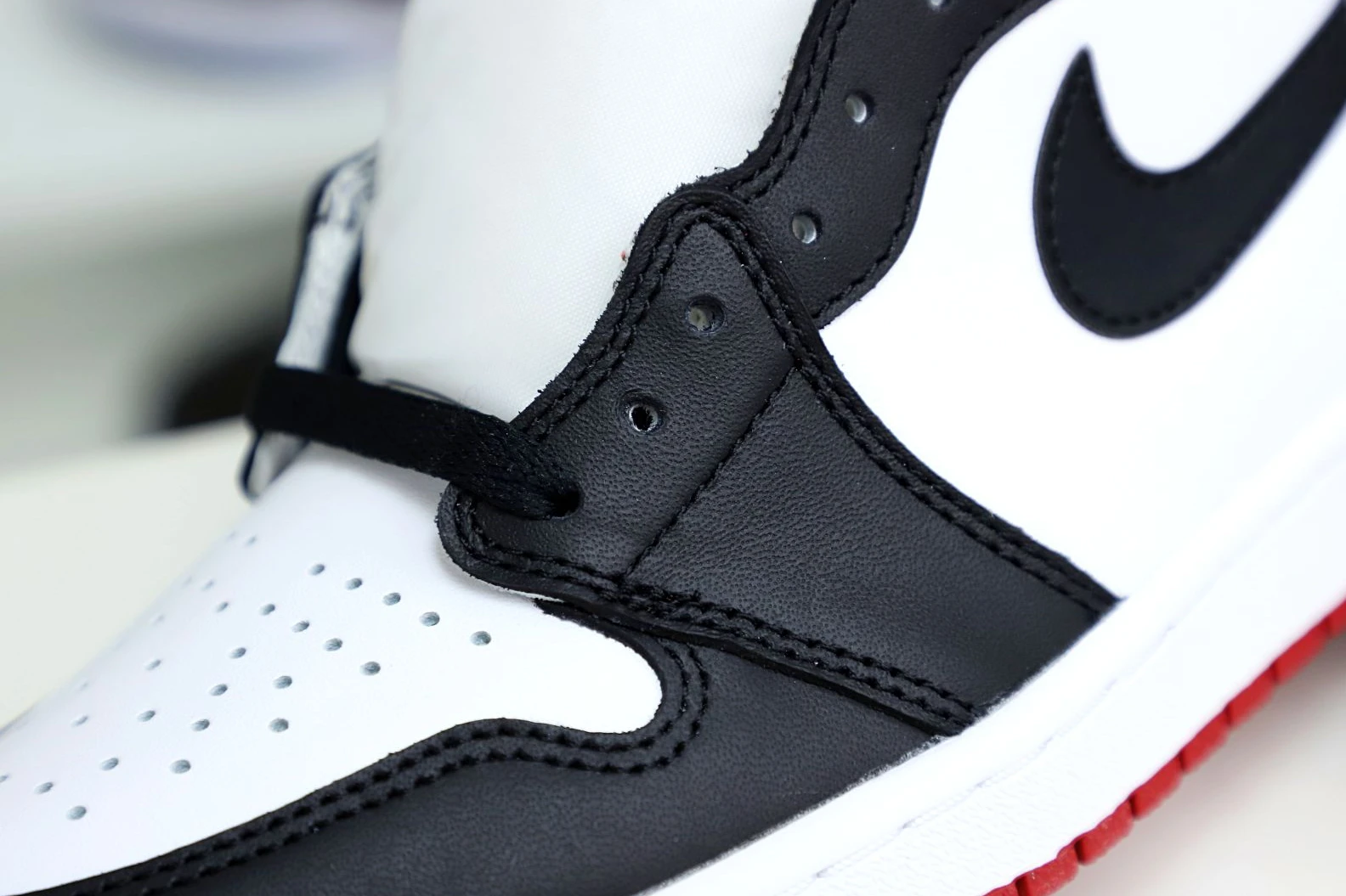 Fashionable Kimikick Air Jordan 1 Retro Black Toe (2016) 1962