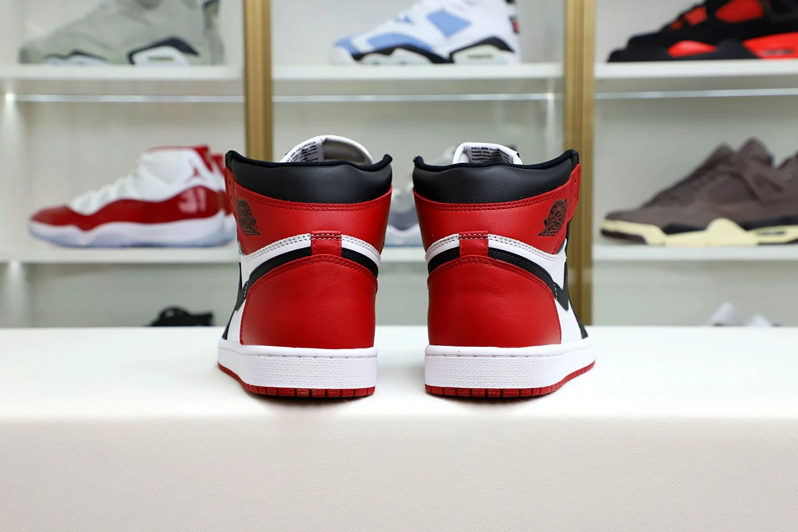 Fashionable Kimikick Air Jordan 1 Retro Black Toe (2016) 1962