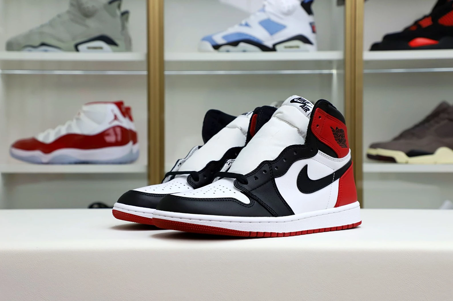 Fashionable Kimikick Air Jordan 1 Retro Black Toe (2016) 1962