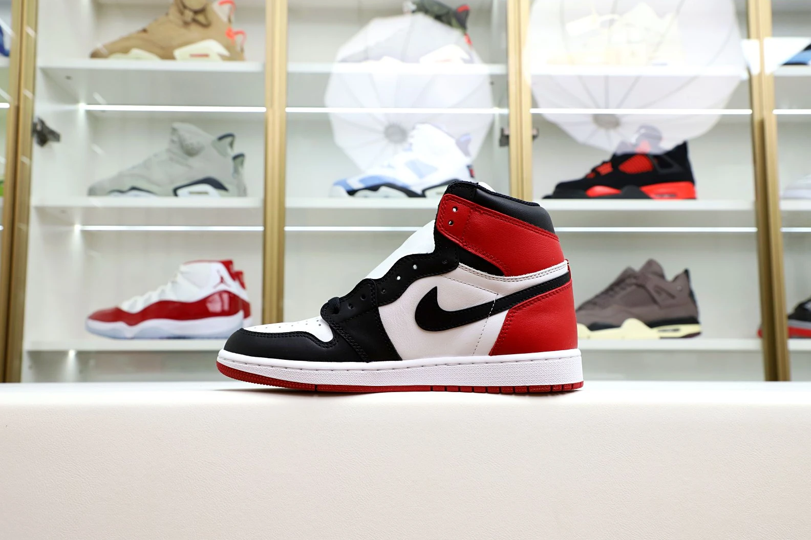 Fashionable Kimikick Air Jordan 1 Retro Black Toe (2016) 1962