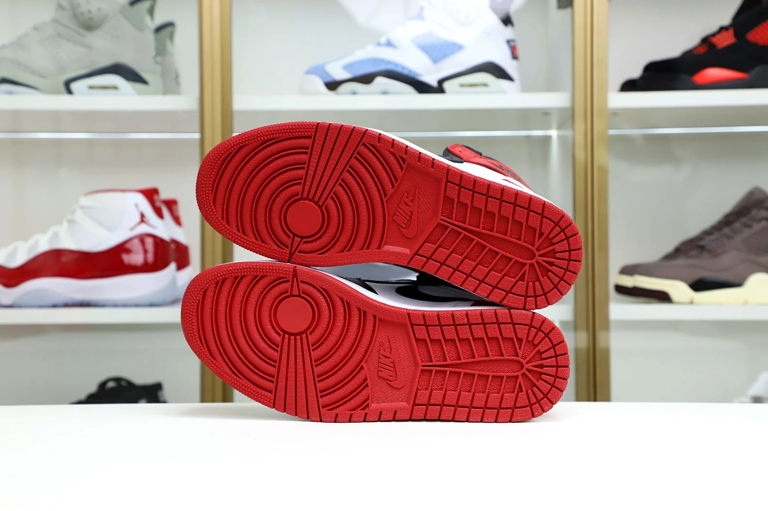 Fashionable Kimikick Air Jordan 1 Retro Black Toe (2016) 1962