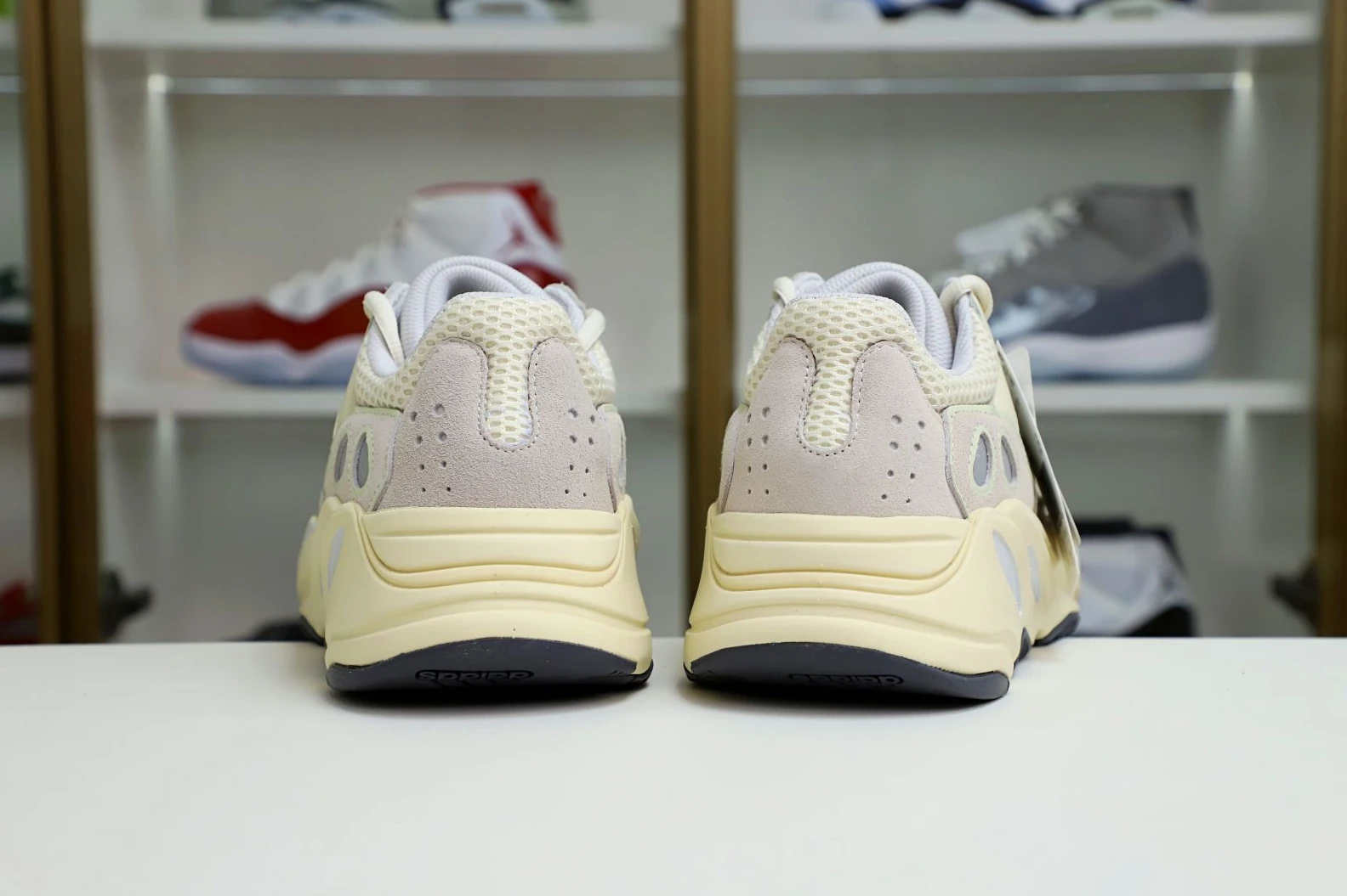 Fashionable Kimikick YEEZY BOOST 700 'ANALOG' 15
