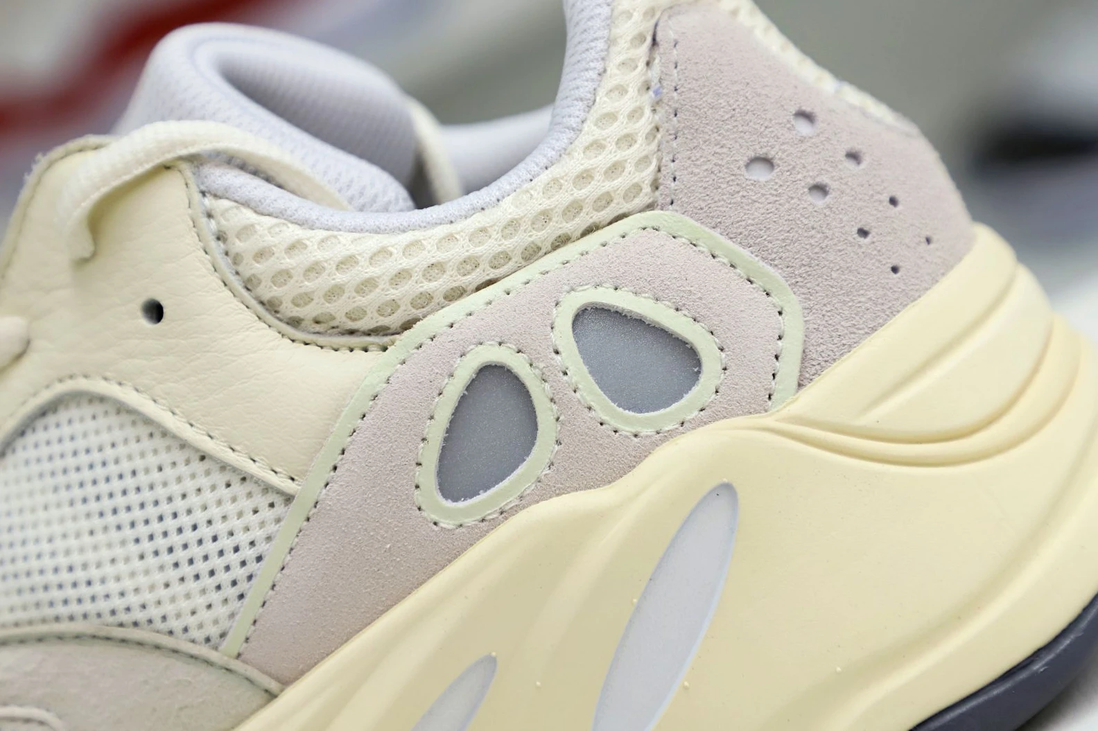 Fashionable Kimikick YEEZY BOOST 700 'ANALOG' 15