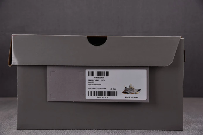 Fashionable cargo sneaker grey black yellow 784341w2mv 2240