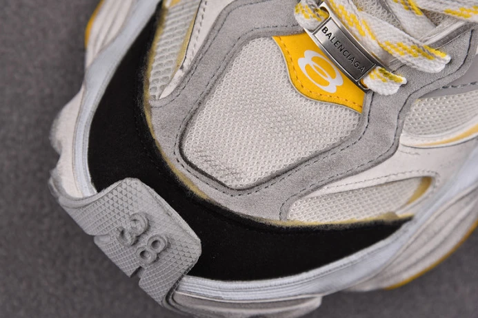 Fashionable cargo sneaker grey black yellow 784341w2mv 2240