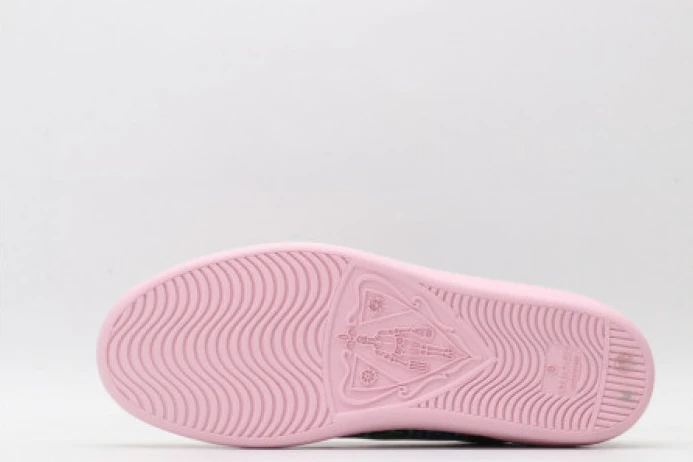 GUCC ACE EMBROIDERED LOW-TOP SNEAKER 610085 H2020 EasyMatch 2918