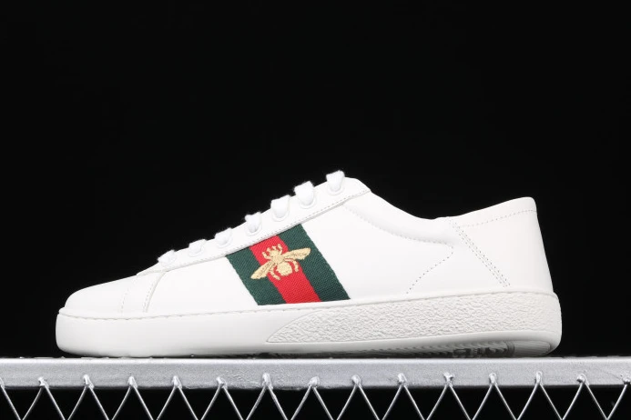 GUCC Ace Embroidered Low-Top Sneaker white with bee 429446 02JP0 WellDesigned 2935