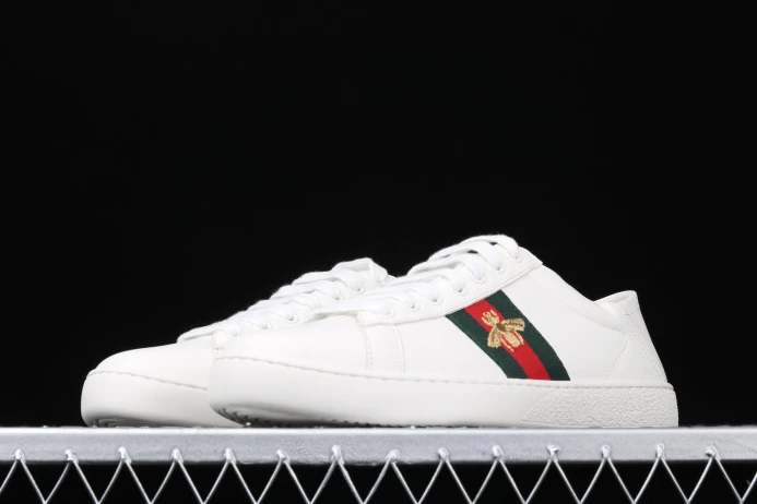 GUCC Ace Embroidered Low-Top Sneaker white with bee 429446 02JP0 WellDesigned 2935