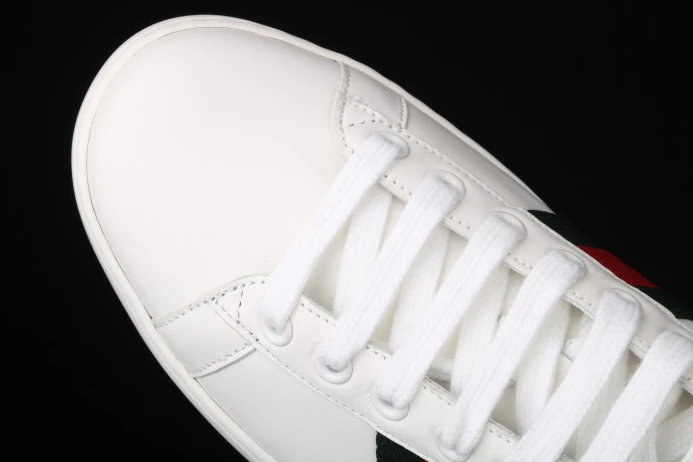 GUCC Ace Embroidered Low-Top Sneaker white with bee 429446 02JP0 WellDesigned 2935