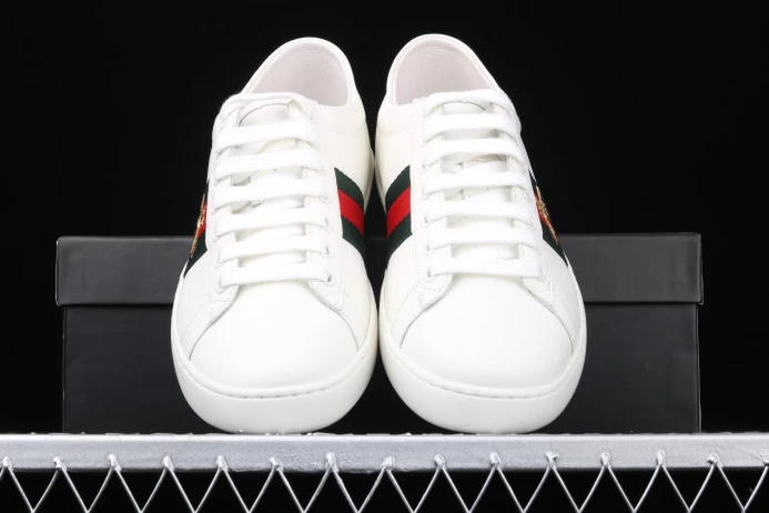 GUCC Ace Embroidered Low-Top Sneaker white with bee 429446 02JP0 WellDesigned 2935