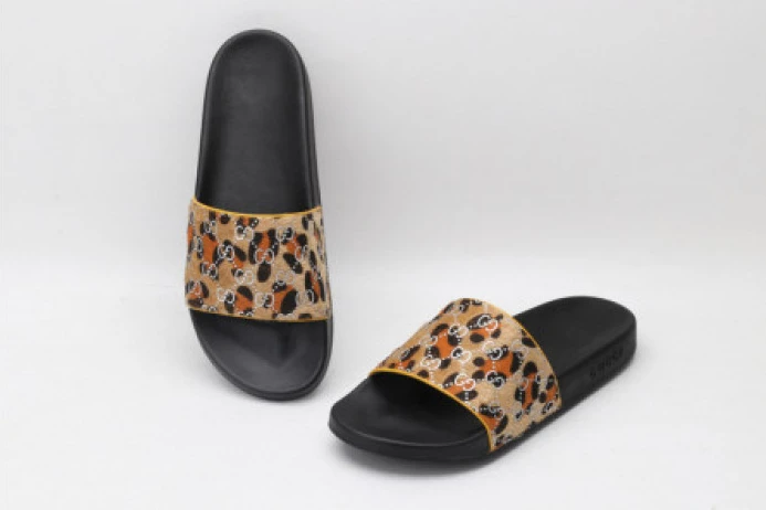 GUCC SLIPPERS LEOPARD PRINT DailyWear 2940