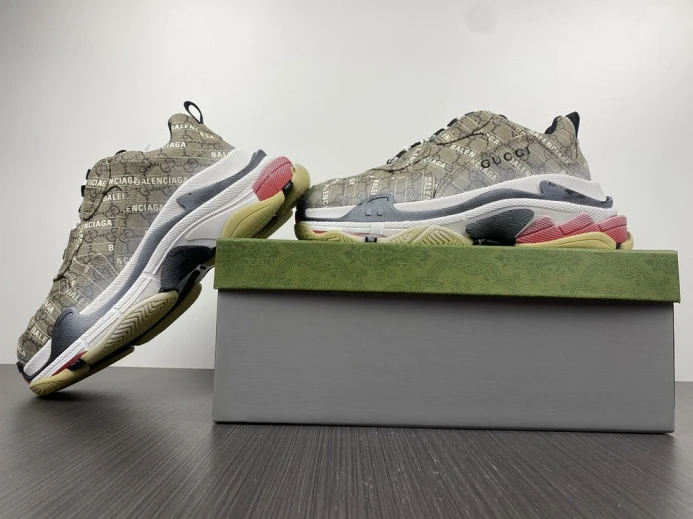 GUCC*BLCG TRIPLE S SNEAKER 677192 ULZ10 StreetReady 2505