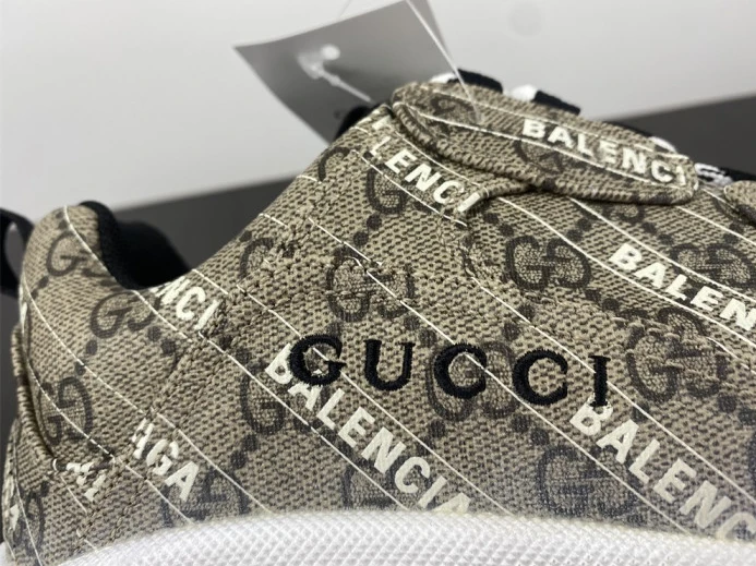 GUCC*BLCG TRIPLE S SNEAKER 677192 ULZ10 StreetReady 2505