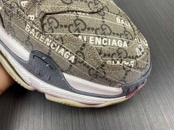 GUCC*BLCG TRIPLE S SNEAKER 677192 ULZ10 StreetReady 2505