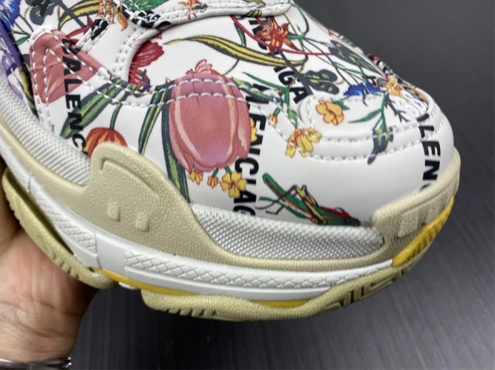GUCC*BLCG TRIPLE S SNEAKER 677195 UL110 SmartChoice 2499