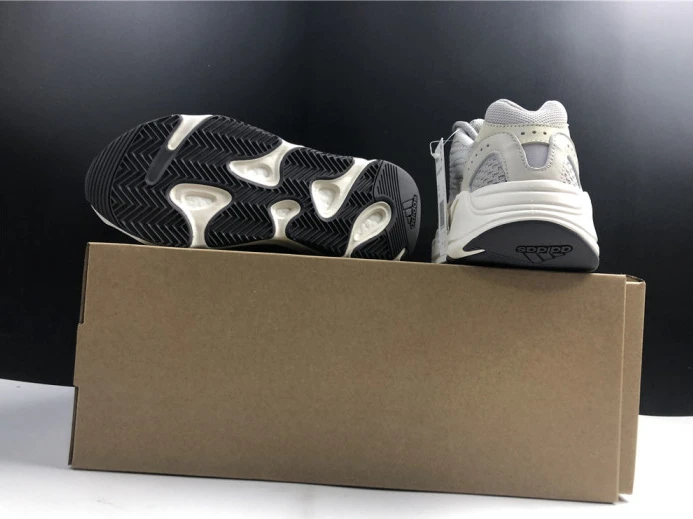 GoAnywhere Adidas Yeezy Boost 700 V2 Cream Cream GY 370