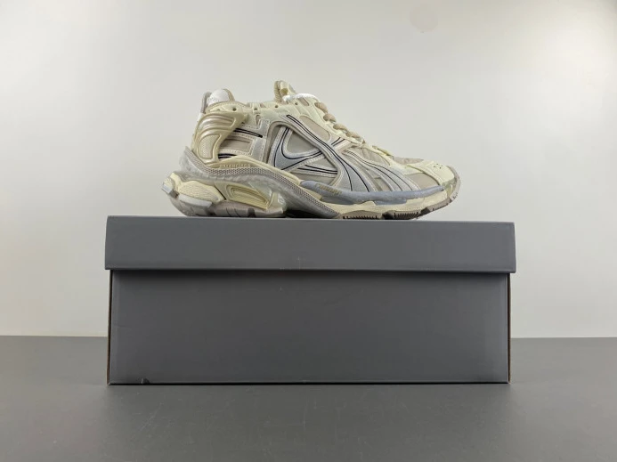 GoAnywhere BLCG RUNNER SNEAKER 772767 W3RNY 2402