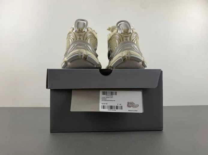 GoAnywhere BLCG RUNNER SNEAKER 772767 W3RNY 2402