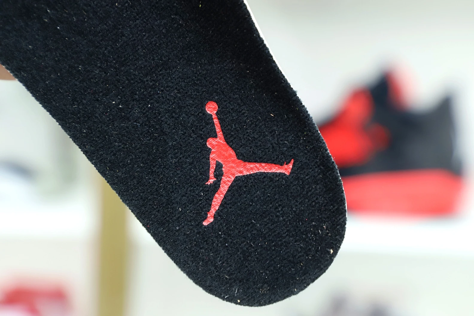 GoAnywhere Kimikick AIR JORDAN 11 RETRO BRED LOW 1960