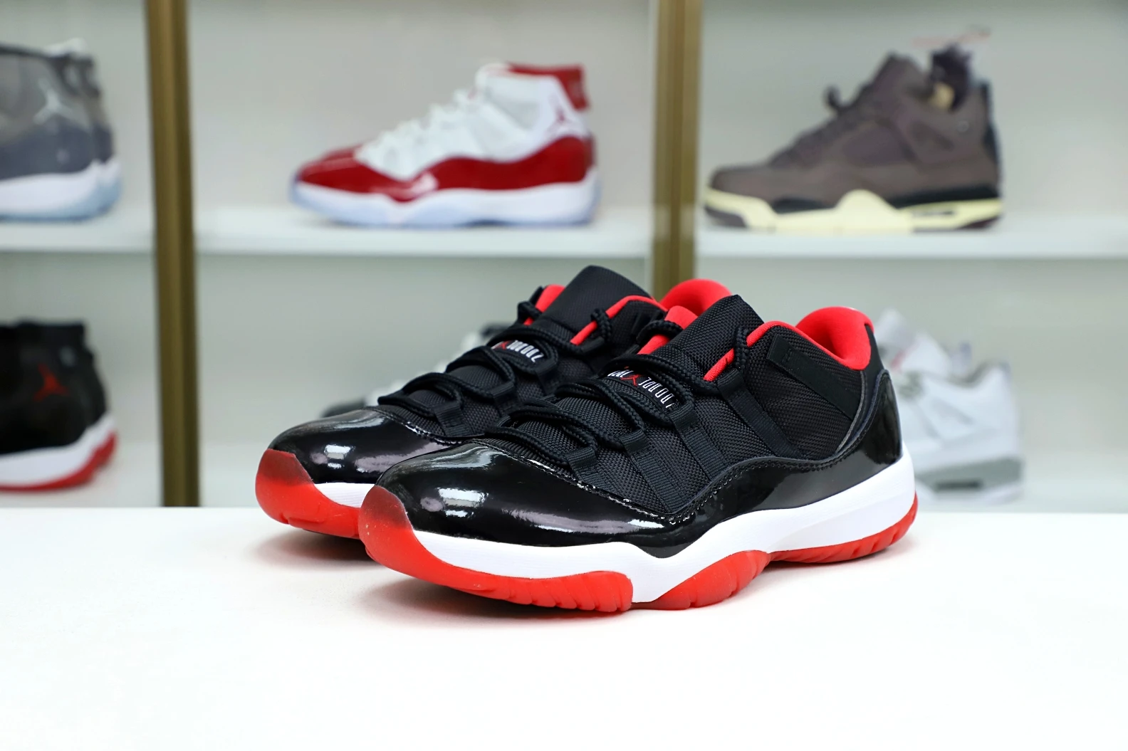 GoAnywhere Kimikick AIR JORDAN 11 RETRO BRED LOW 1960