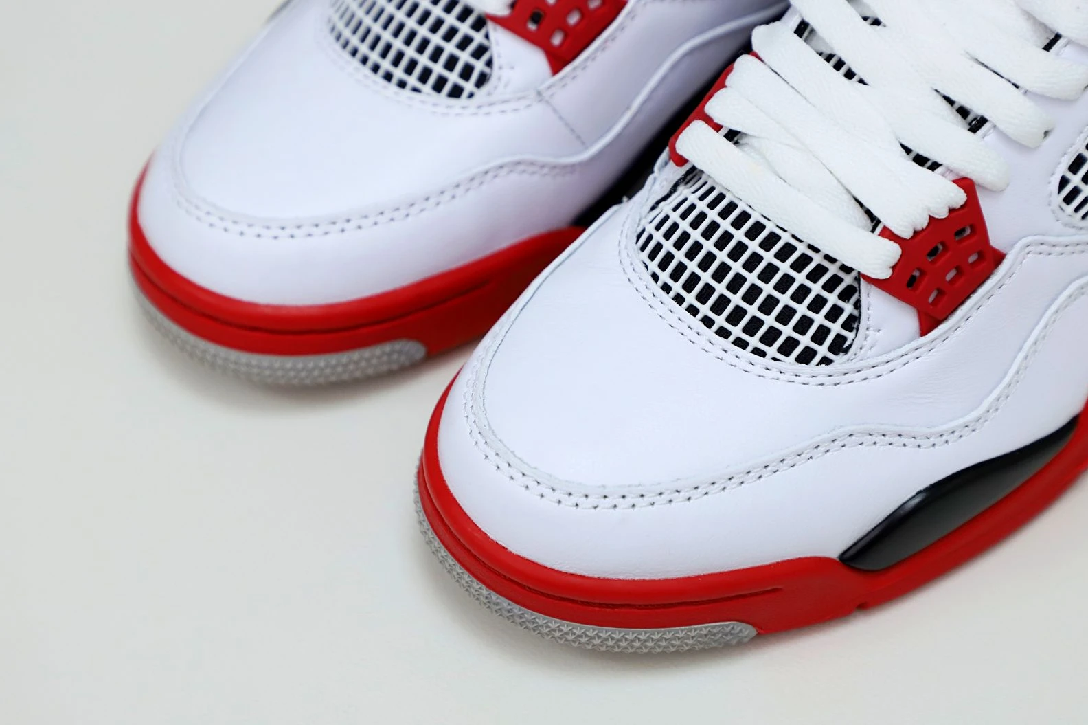 GoAnywhere Kimikick AIR JORDAN 4 RETRO 'FIRE RED' 2001