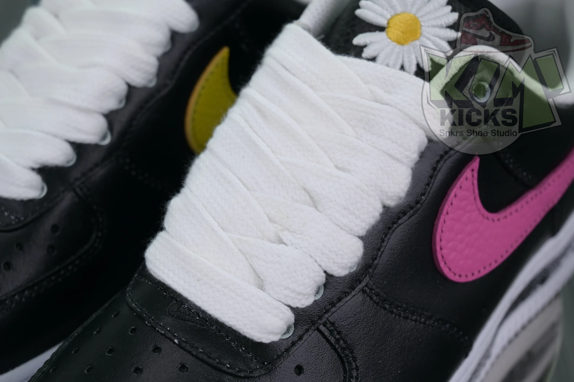 GoAnywhere Kimikick Peaceminusone x Nike Air Force 1 “Para- Noise 3.0” 3388