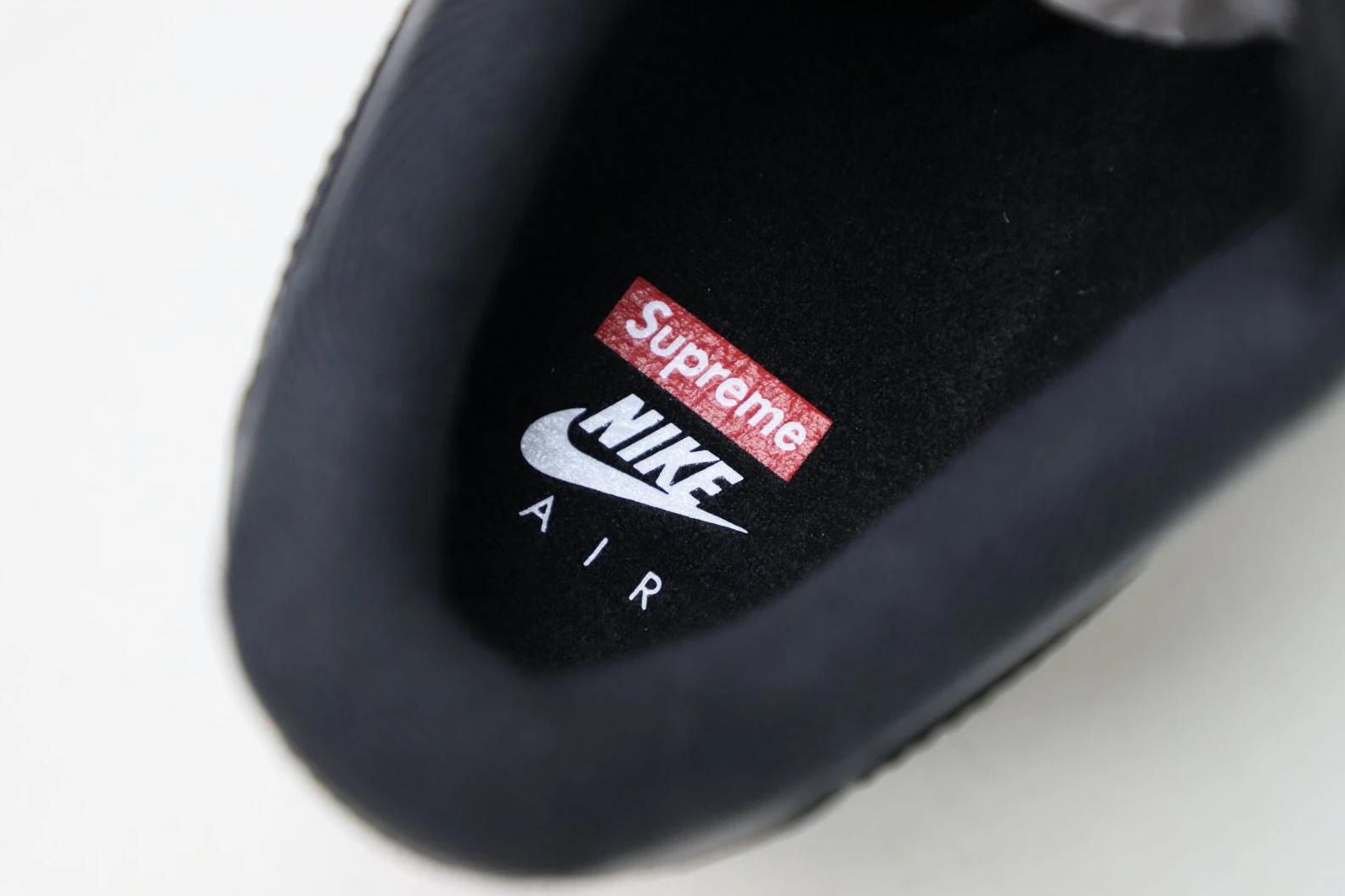 GoAnywhere Kimikick Supreme Nike Air Force 1 Low 3459
